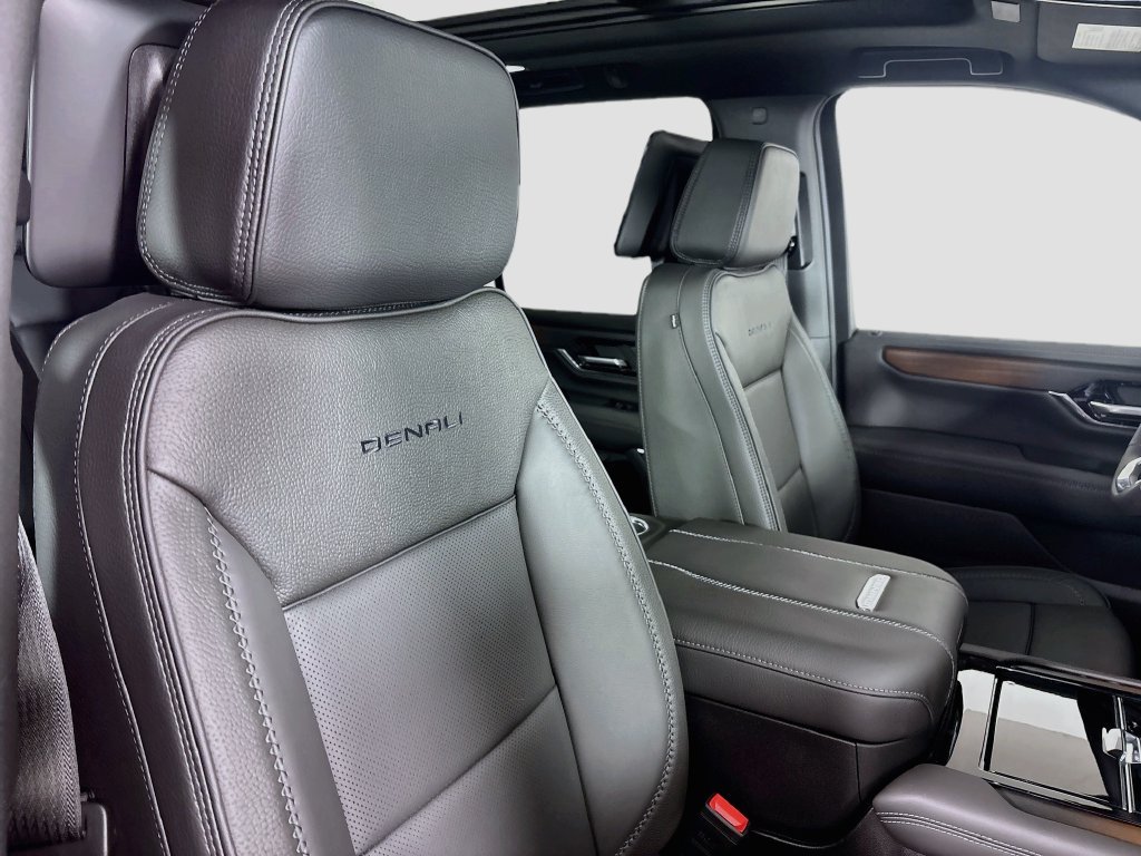 New 2026 GMC Yukon Denali w/ Denali Reserve Package AWD/4WD image 31