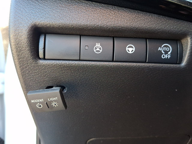 Certified 2026 Nissan Kicks SR w/ SR Premium Package FWD image 32
