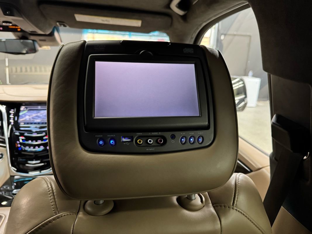 Used 2019 Cadillac Escalade ESV Platinum image 39