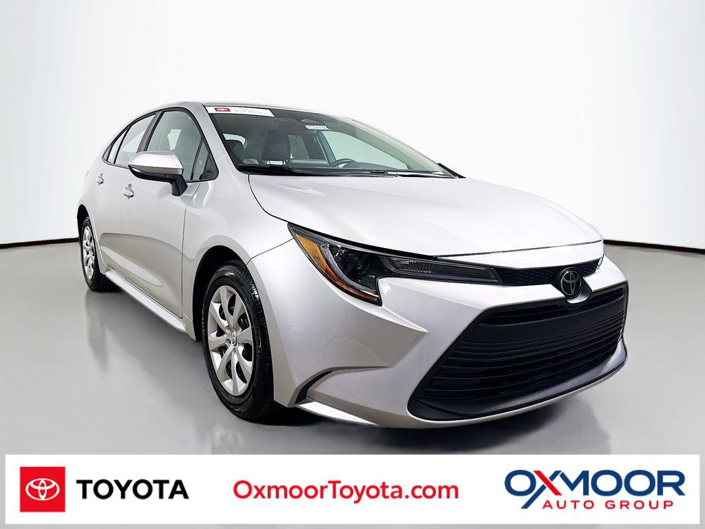 Used 2025 Toyota Corolla LE w/ Convenience Package FWD image 1