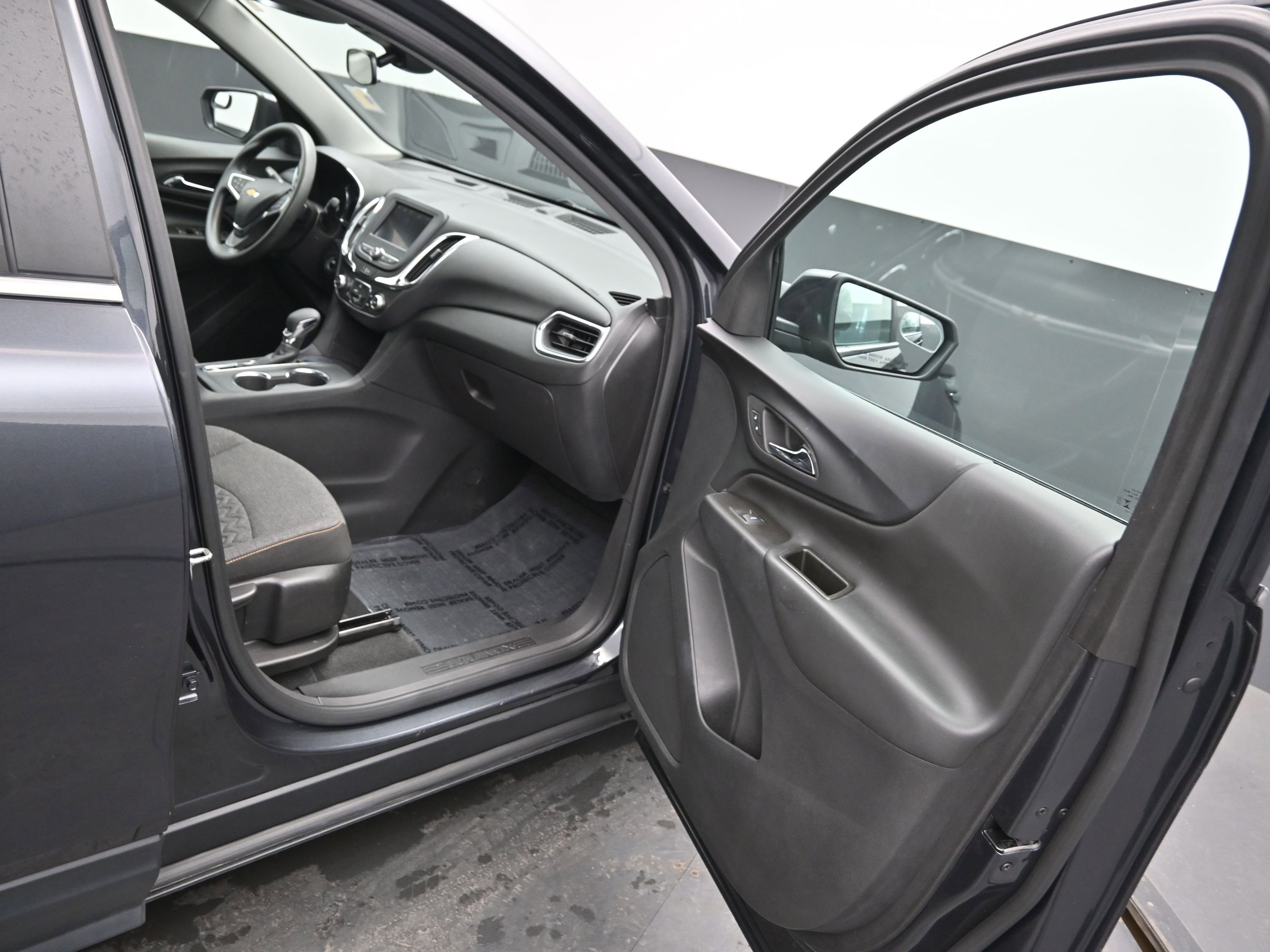 Used 2023 Chevrolet Equinox LT image 13