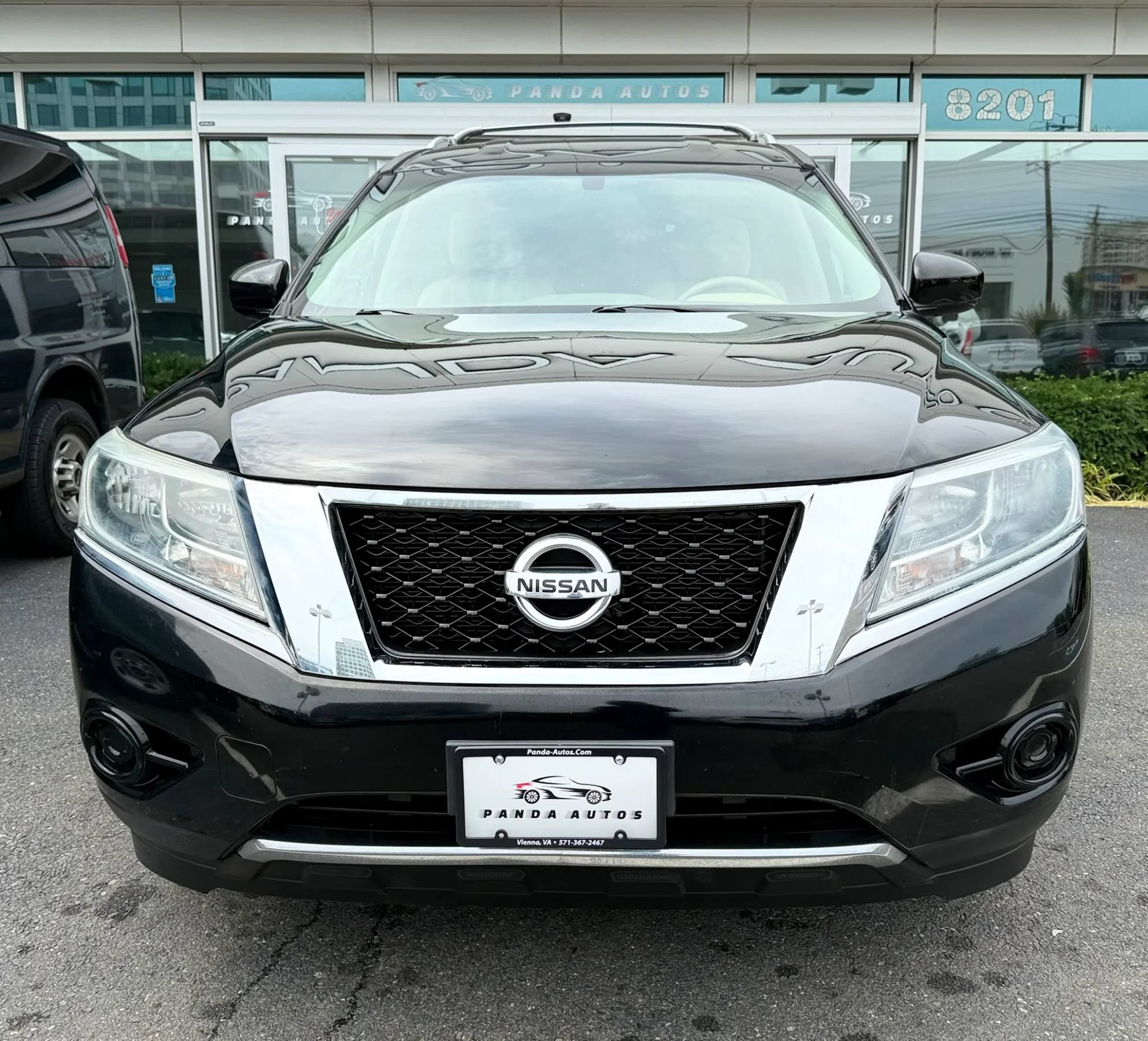 Used 2013 Nissan Pathfinder SV AWD/4WD image 2