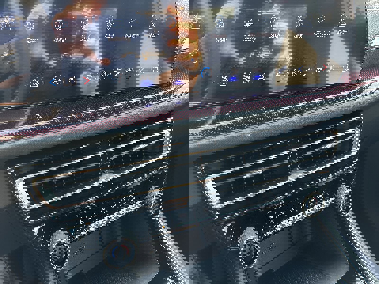 New 2026 Chevrolet Traverse Z71 w/ Driver Confidence Package image 21