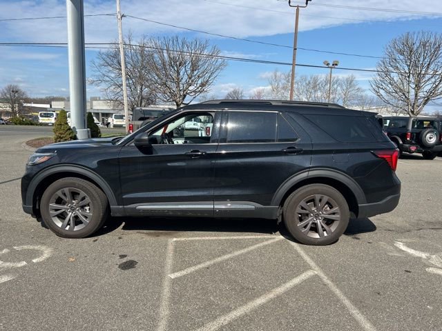 Used 2025 Ford Explorer Active w/ Active Comfort Package AWD/4WD image 4