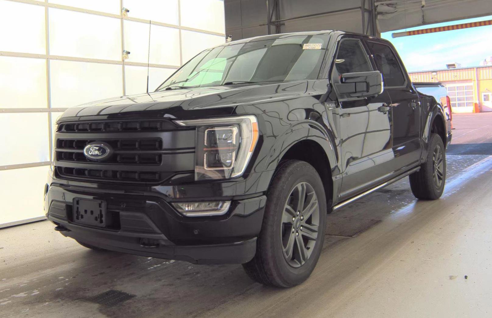 Used 2022 Ford F150 Lariat w/ Equipment Group 502A High image 1