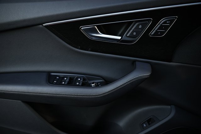 Used 2025 Audi Q7 3.0T Premium Plus image 14