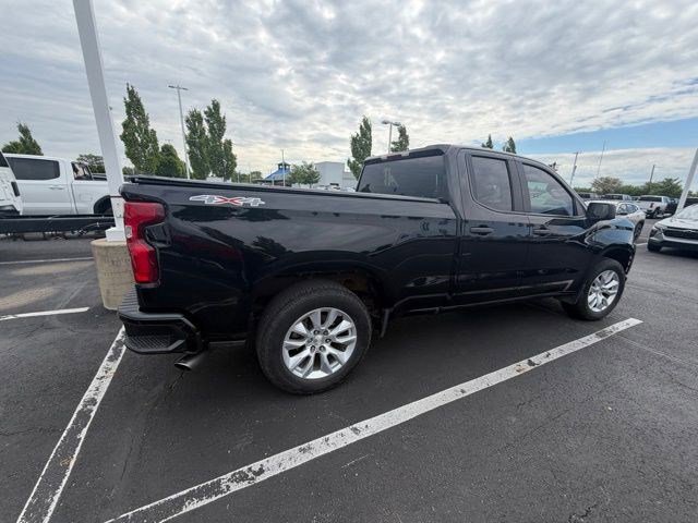 Used 2019 Chevrolet Silverado 1500 Custom w/ Custom Convenience Package AWD/4WD image 10