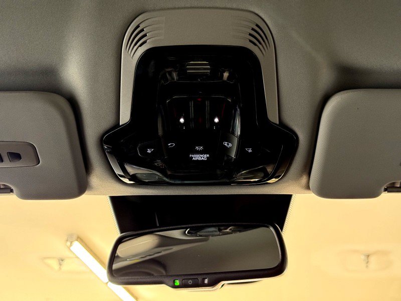 Used 2018 Alfa Romeo Stelvio AWD image 30