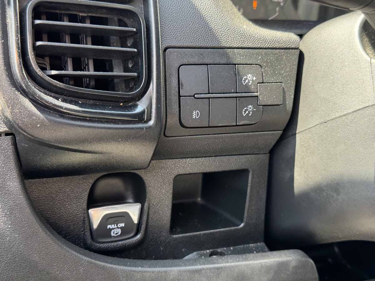 Used 2024 RAM ProMaster 2500 w/ Convenience Group FWD image 25