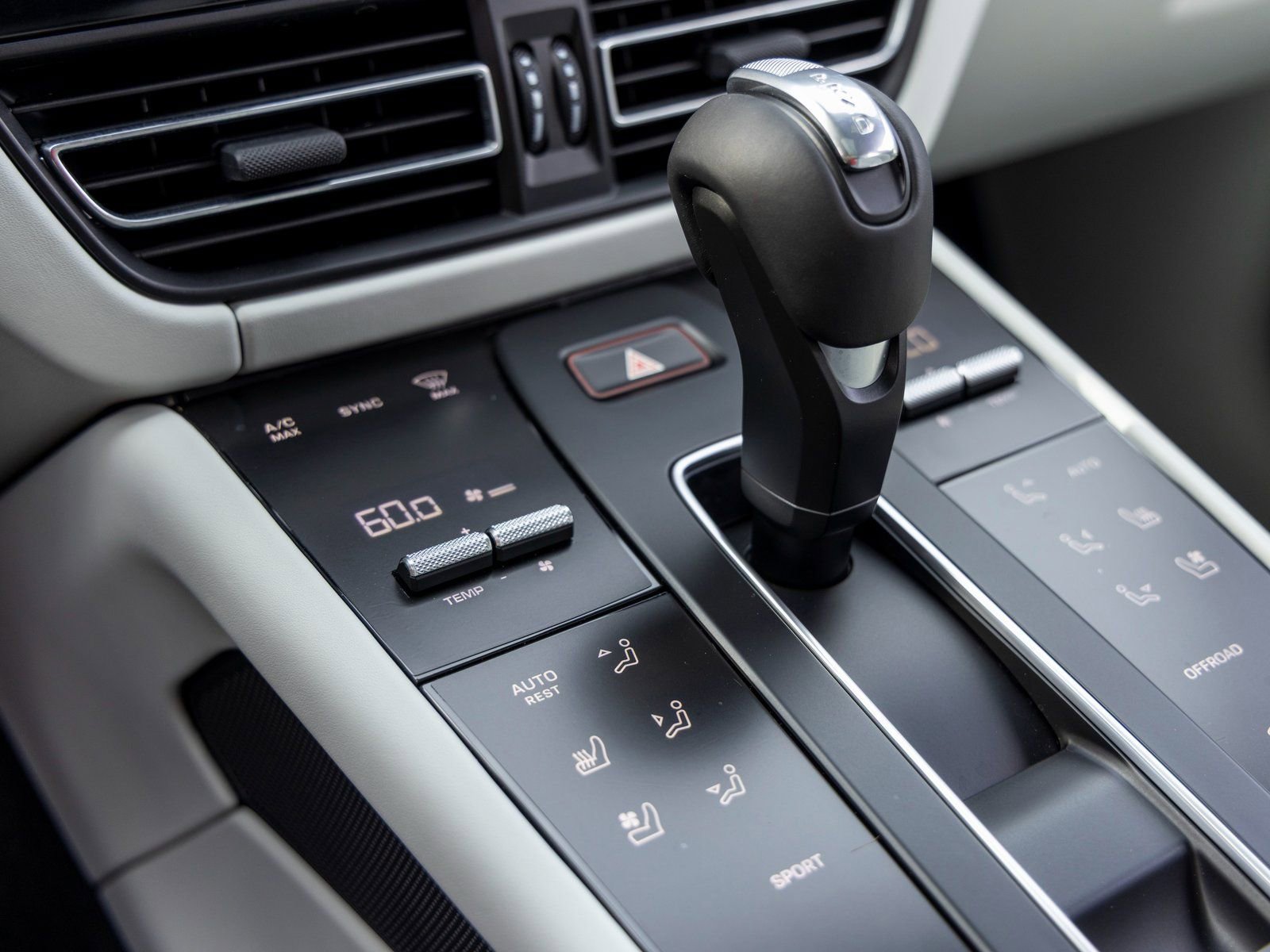 New 2025 Porsche Macan image 41