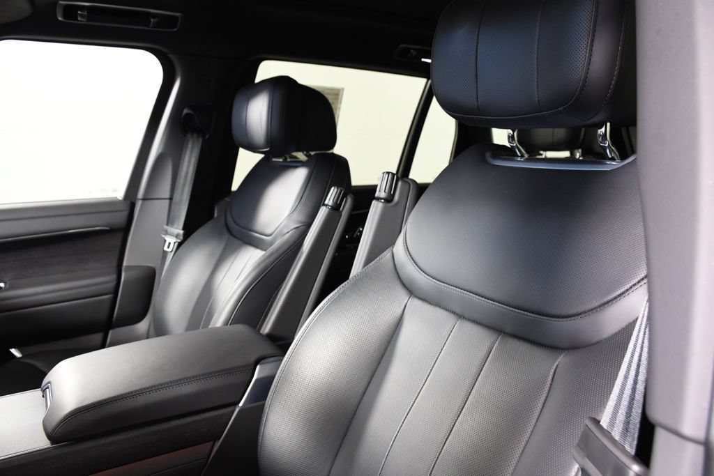 Used 2025 Land Rover Range Rover Long Wheelbase Autobiography AWD/4WD image 16