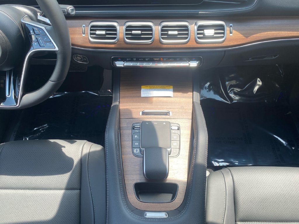 Used 2025 Mercedes-Benz GLE 350 4MATIC image 11