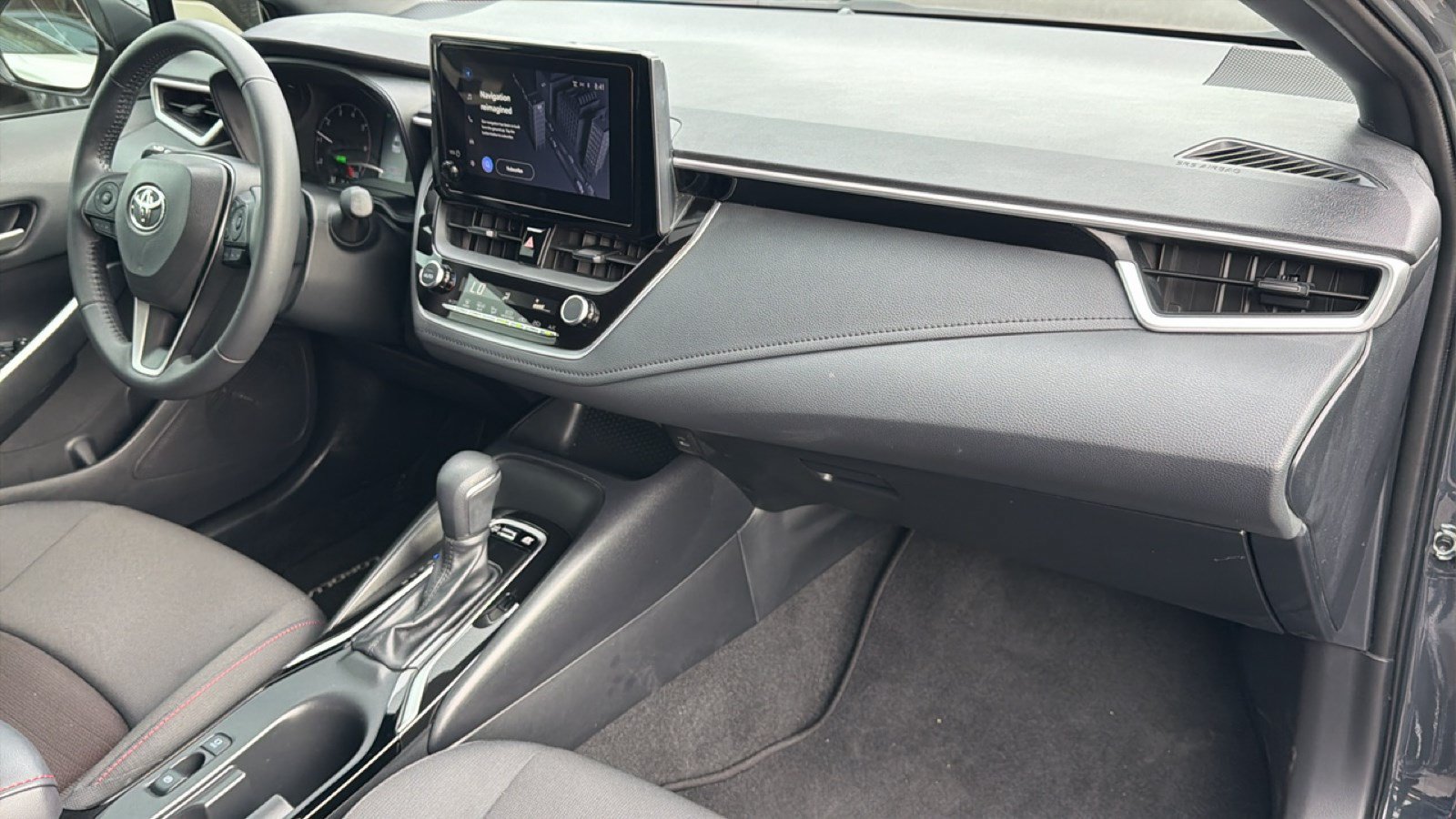 Used 2024 Toyota Corolla SE FWD image 31