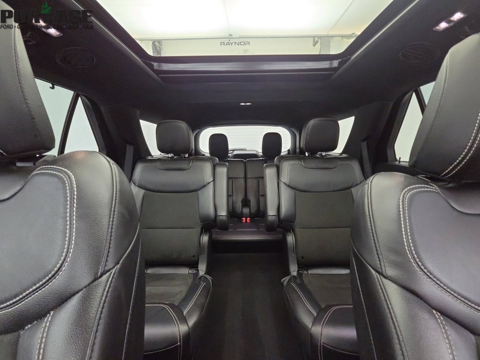 Used 2023 Ford Explorer ST AWD/4WD image 32