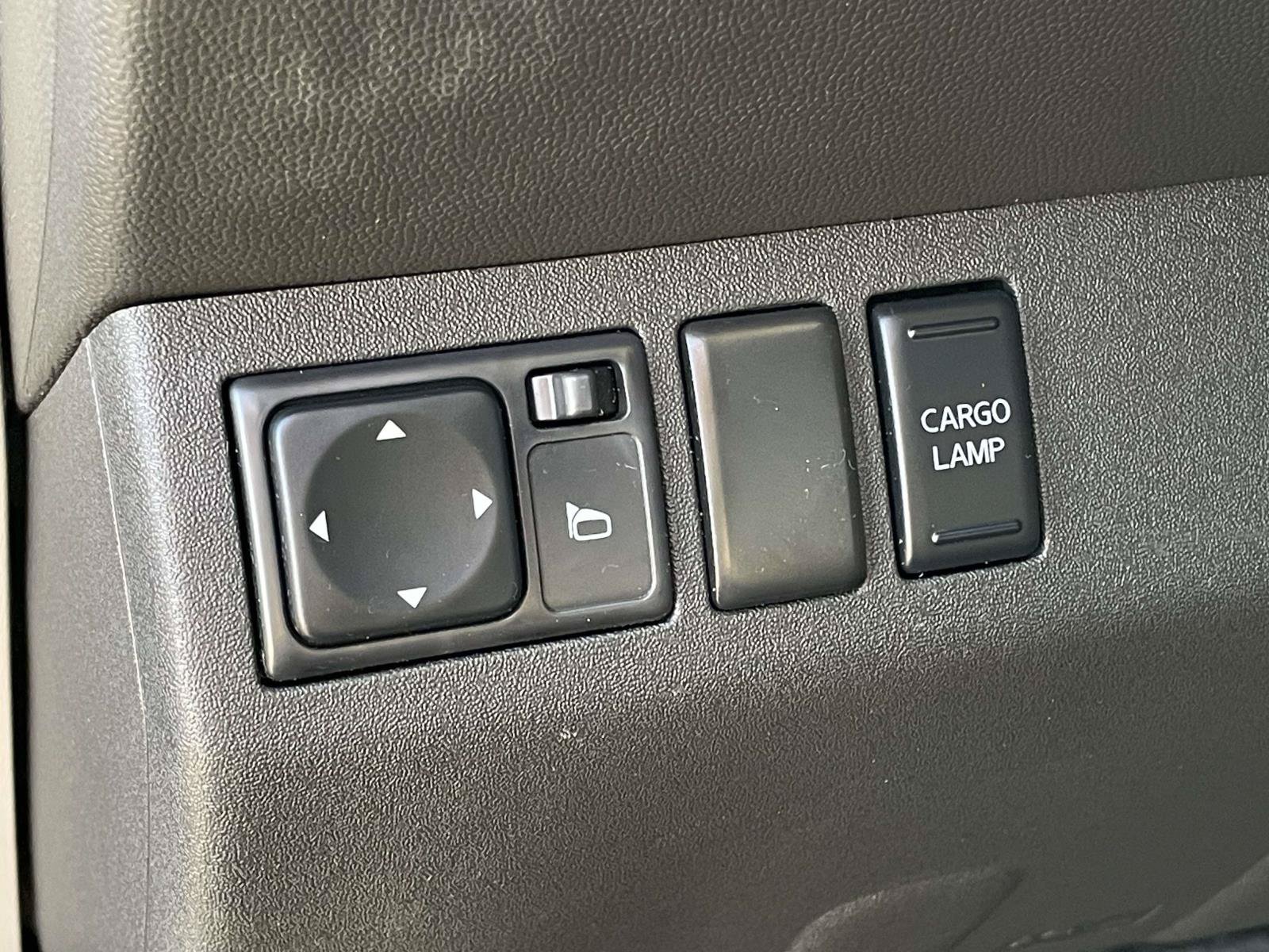 Used 2012 Nissan Frontier SV RWD image 8