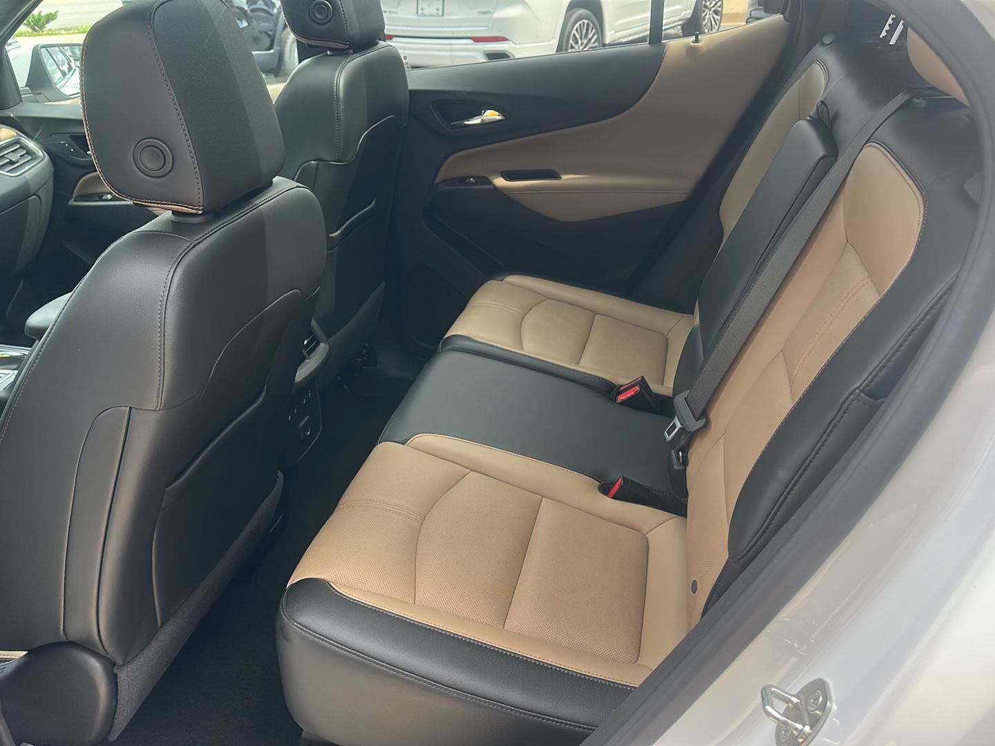Used 2022 Chevrolet Equinox Premier AWD/4WD image 19