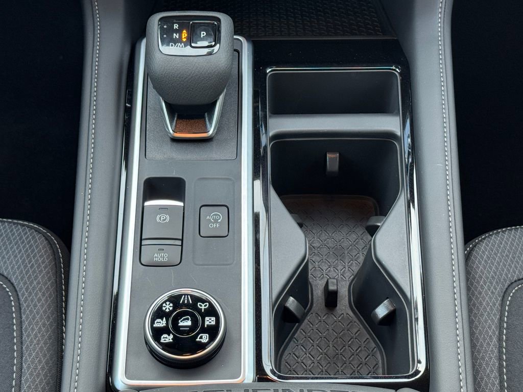 New 2026 Nissan Pathfinder SV image 16