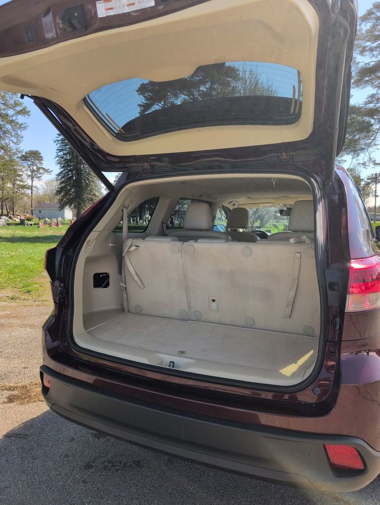 Used 2018 Toyota Highlander XLE AWD/4WD image 59