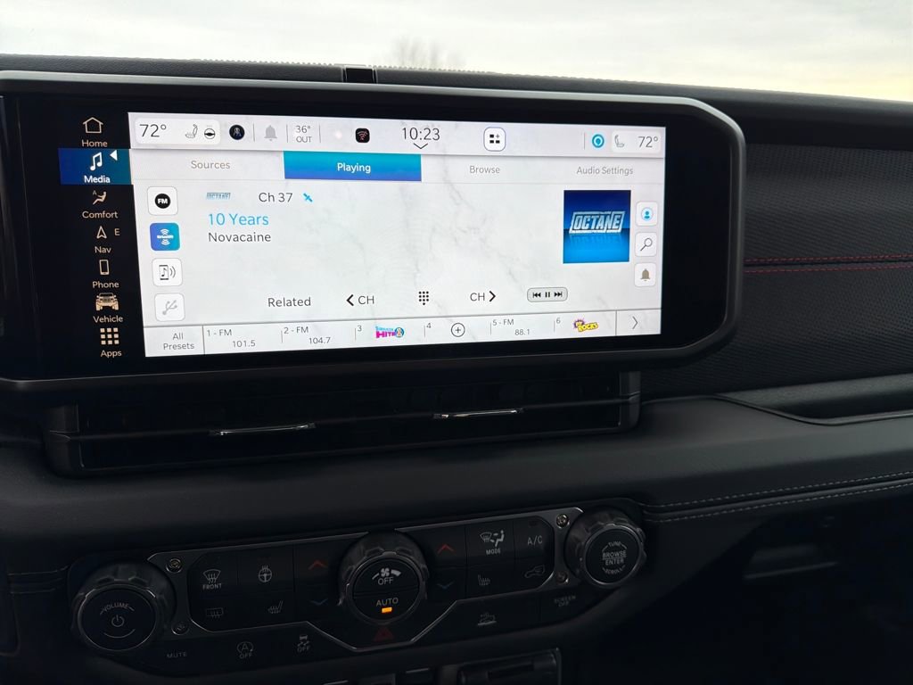 New 2026 Jeep Wrangler Rubicon w/ Technology Group image 18