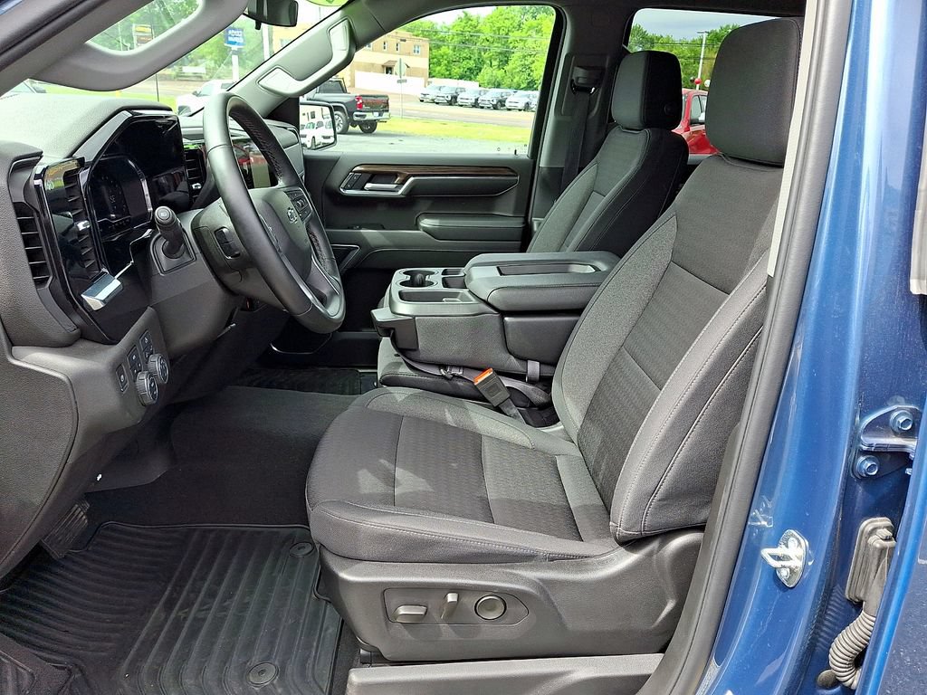 Used 2024 Chevrolet Silverado 1500 RST AWD/4WD image 14