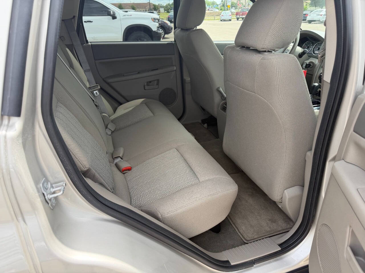 Used 2007 Jeep Grand Cherokee Laredo AWD/4WD image 13
