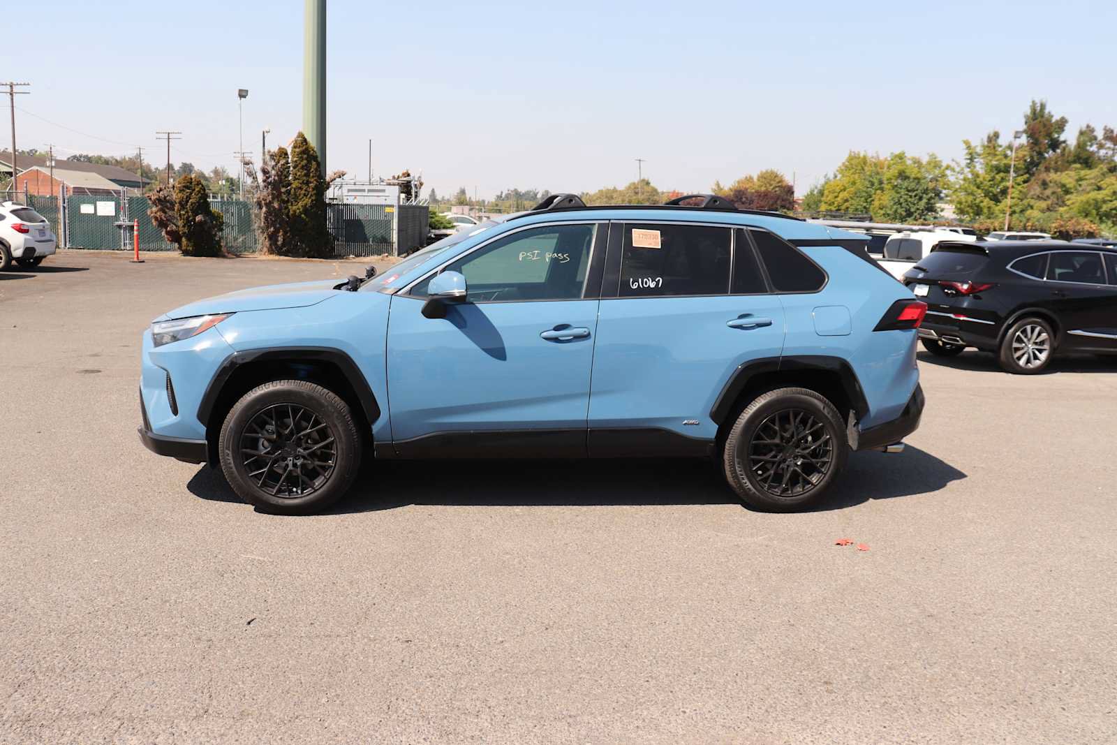 Used 2022 Toyota RAV4 SE w/ Convenience Package AWD/4WD image 8