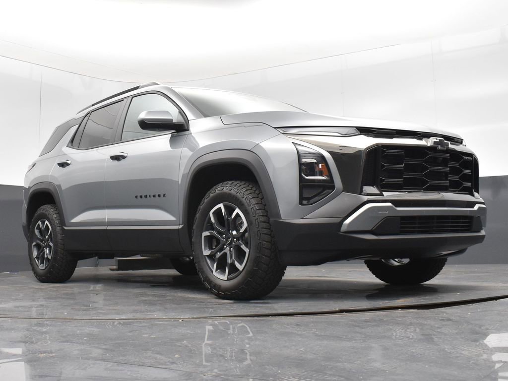 Used 2025 Chevrolet Equinox ACTIV image 17