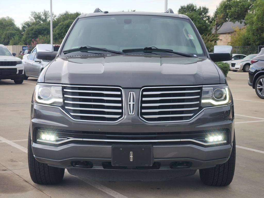 Used 2017 Lincoln Navigator Select RWD image 2