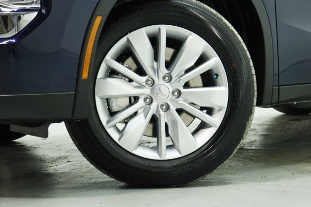 New 2026 Mitsubishi Outlander ES FWD image 3