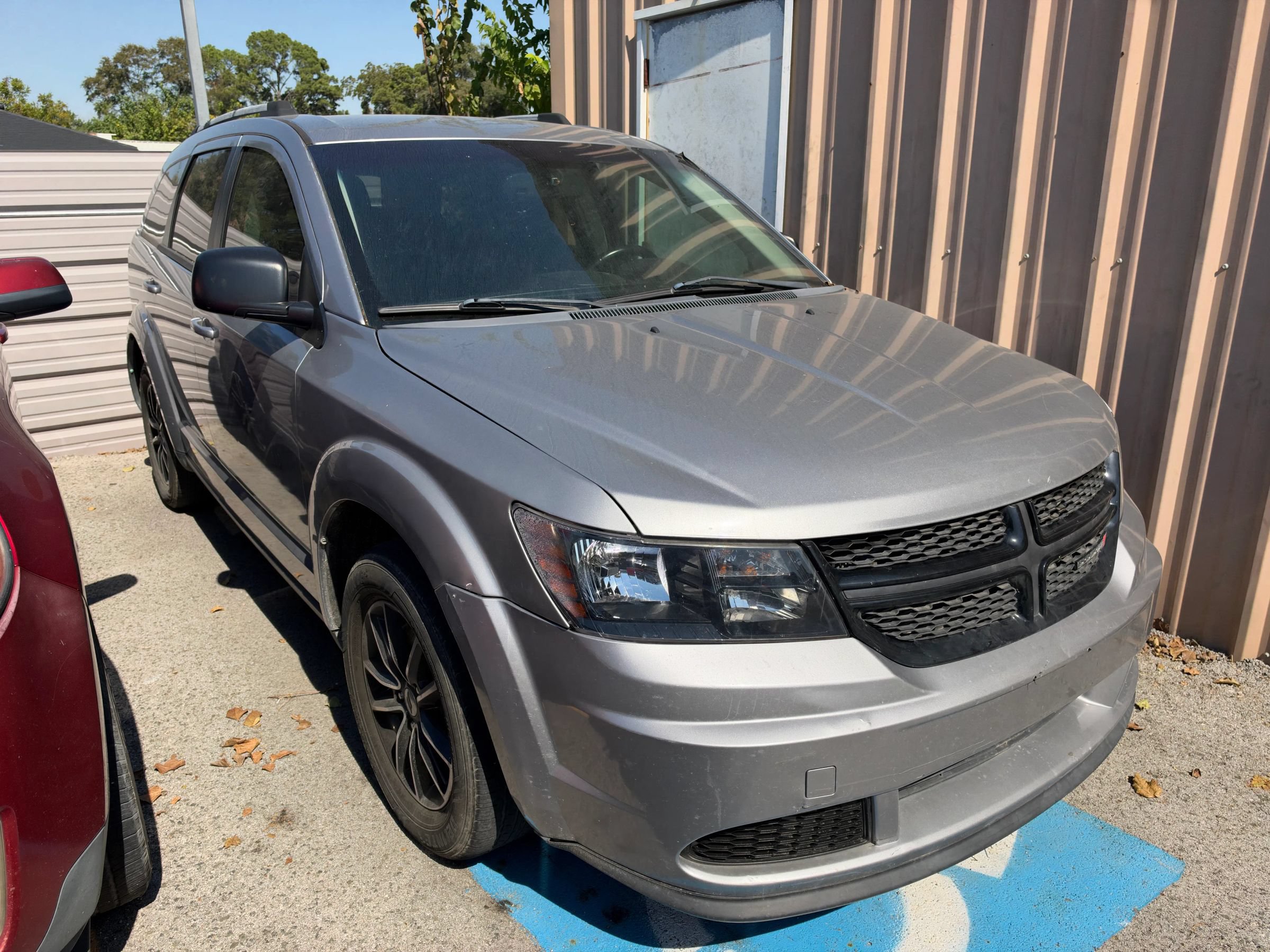 Used 2018 Dodge Journey SE w/ Connectivity Group FWD image 1
