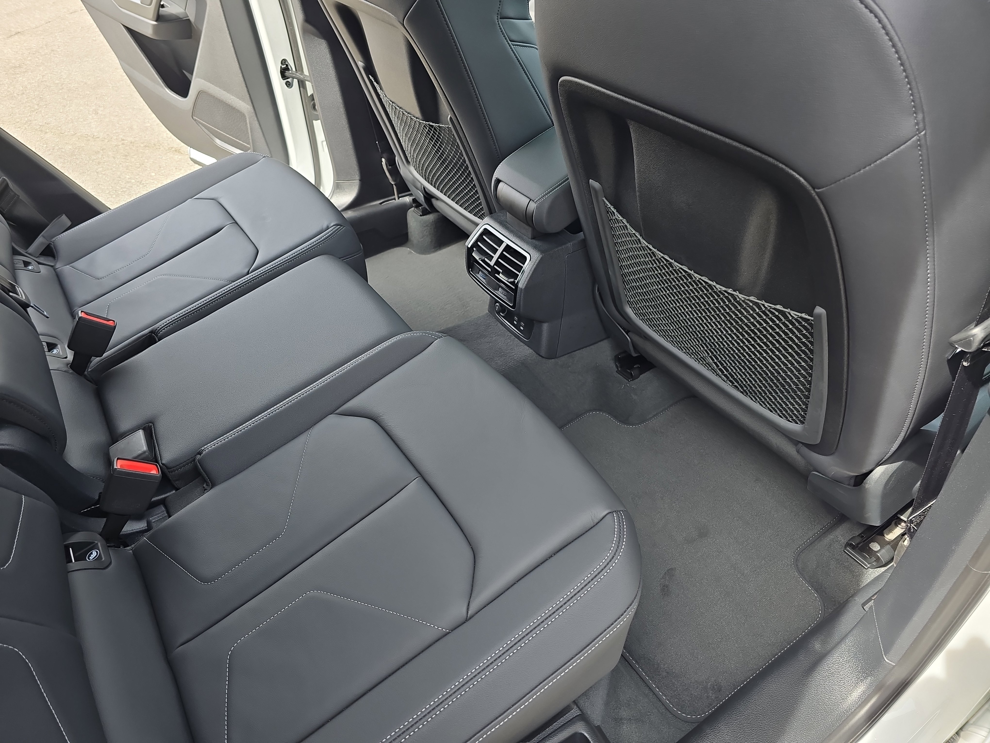 Used 2025 Audi Q3 2.0T Premium w/ Convenience Package image 11