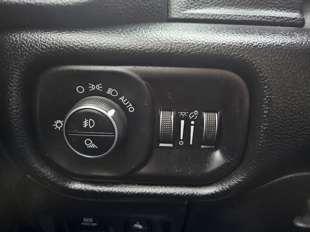 Used 2019 RAM 1500 Laramie image 24