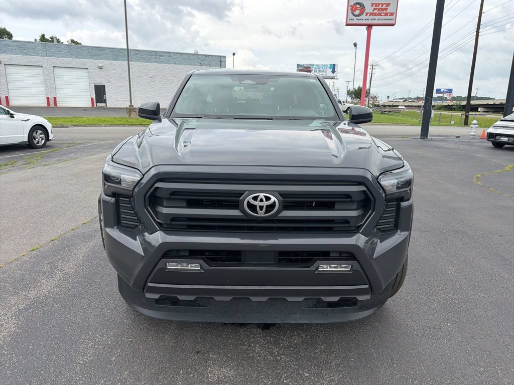 Used 2025 Toyota Tacoma SR5 AWD/4WD image 15