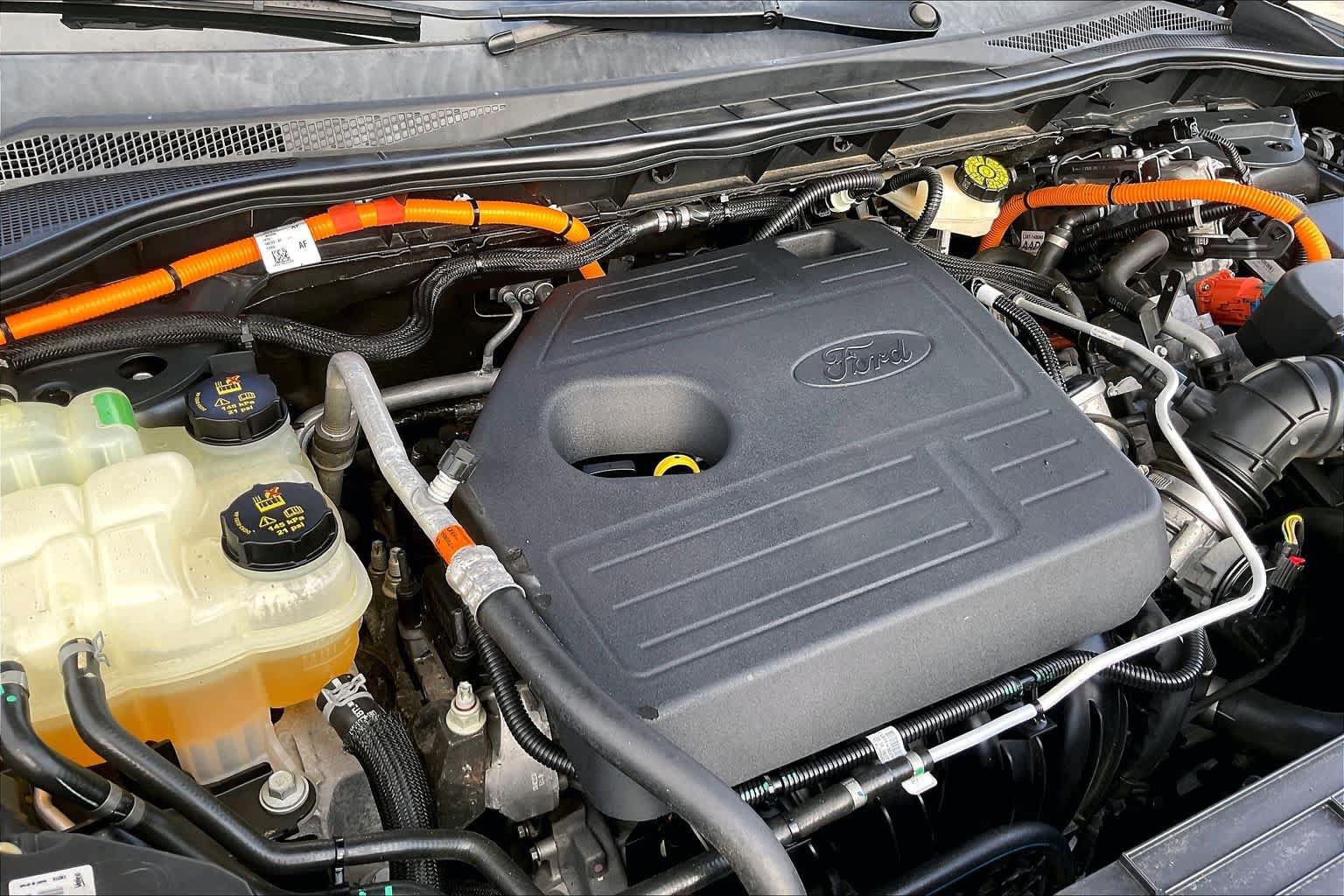 Used 2020 Ford Escape Titanium FWD image 32