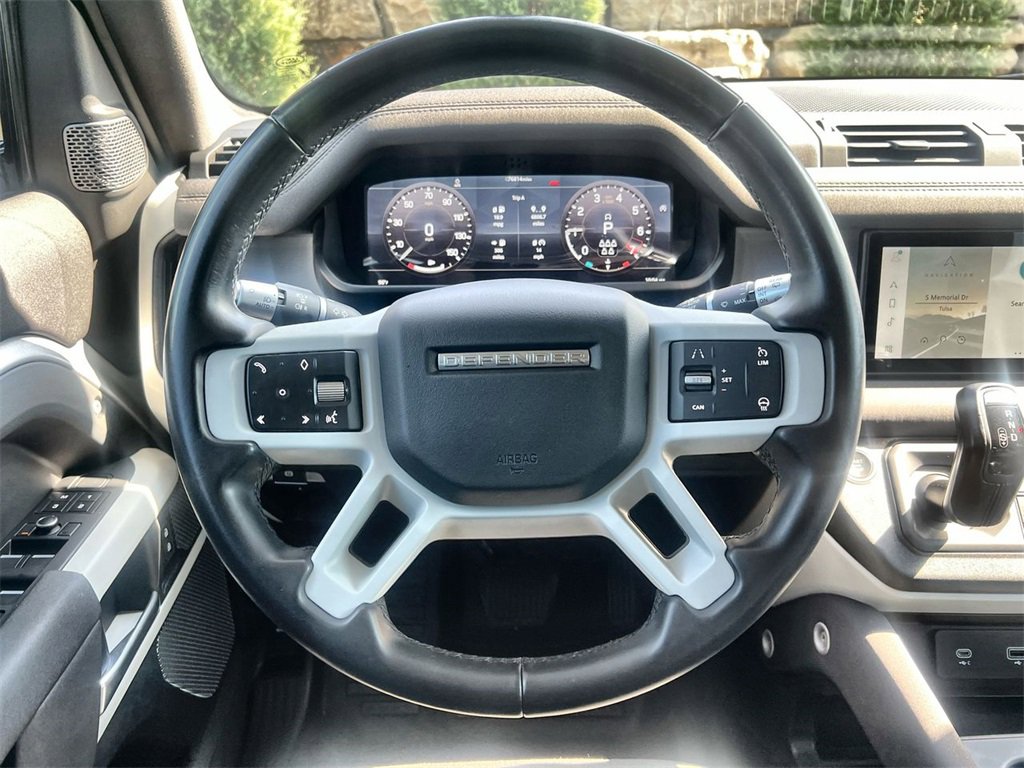 Used 2020 Land Rover Defender 110 First Edition image 23