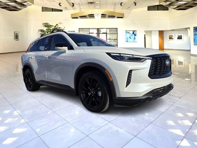 Certified 2025 INFINITI QX60 Luxe w/ Black Edition image 3