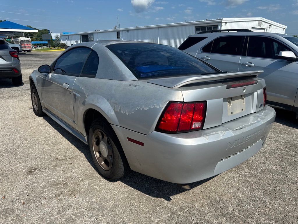 Used 2000 Ford Mustang Coupe RWD image 4