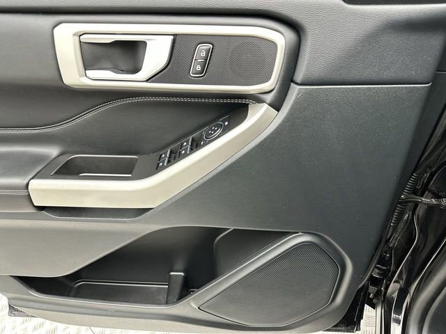 Used 2023 Ford Explorer XLT w/ Equipment Group 202A AWD/4WD image 13