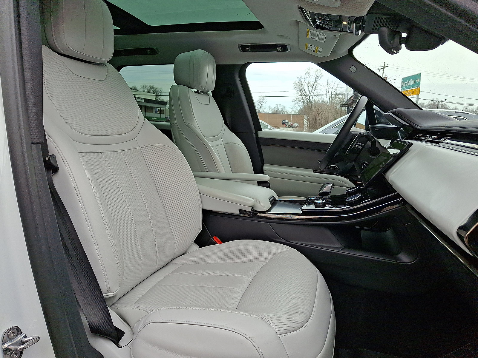 Used 2023 Land Rover Range Rover Sport SE AWD/4WD image 15