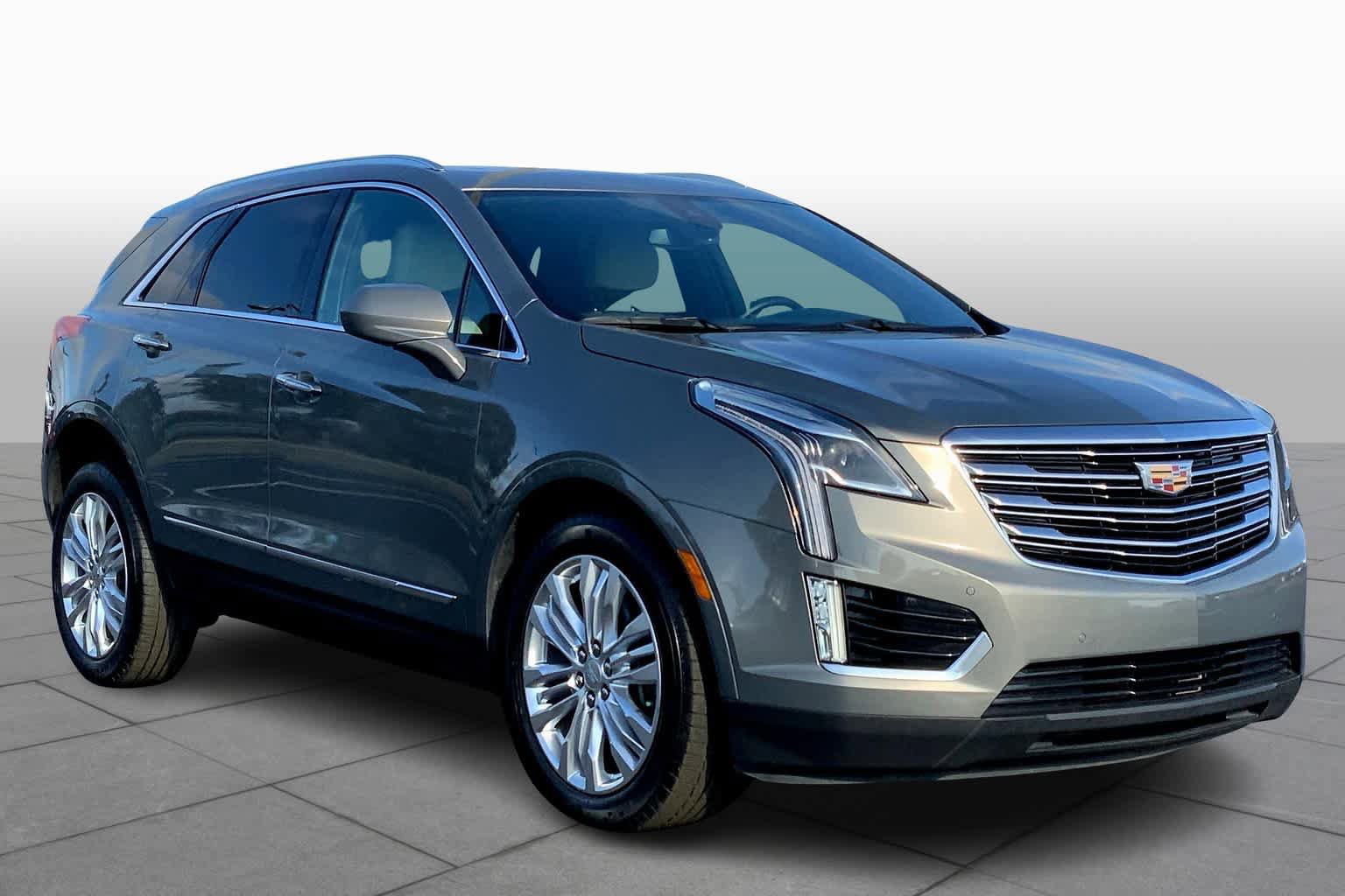 Used 2018 Cadillac XT5 Premium Luxury AWD/4WD image 2