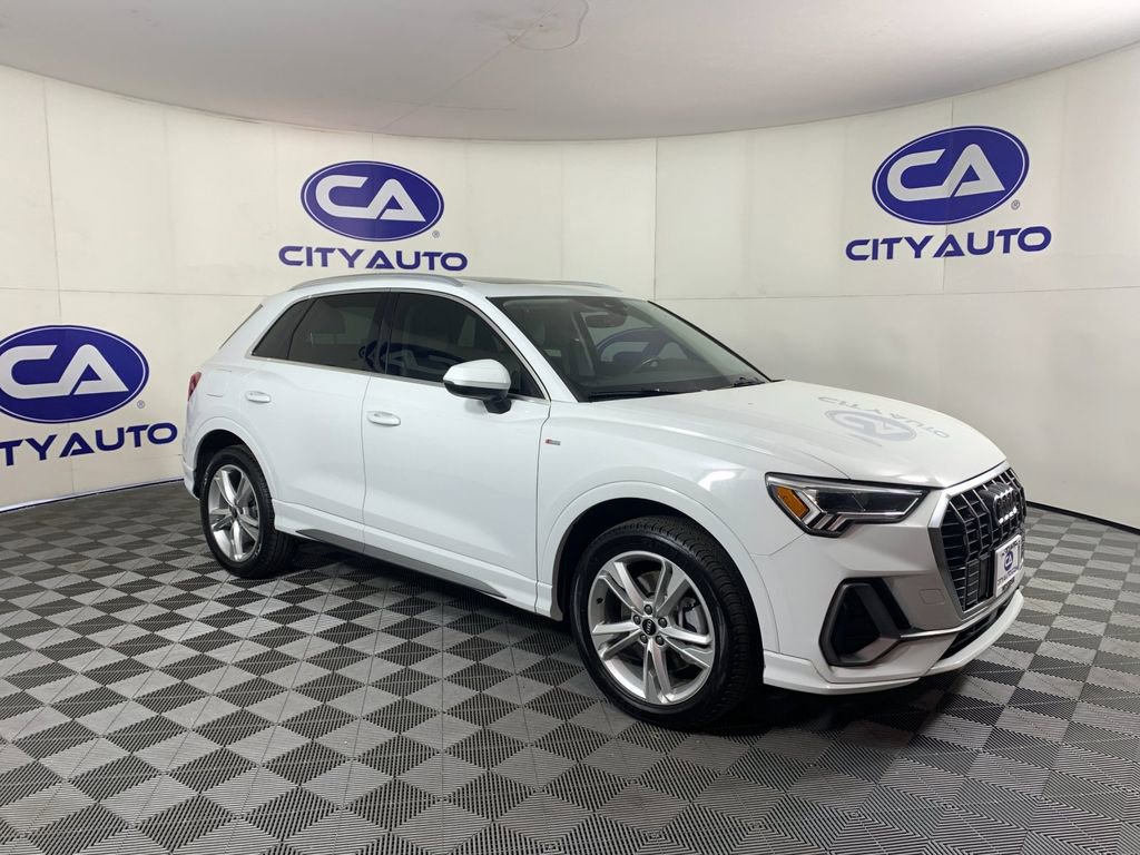 Used 2022 Audi Q3 2.0T Premium Plus w/ Premium Plus Package AWD/4WD image 1
