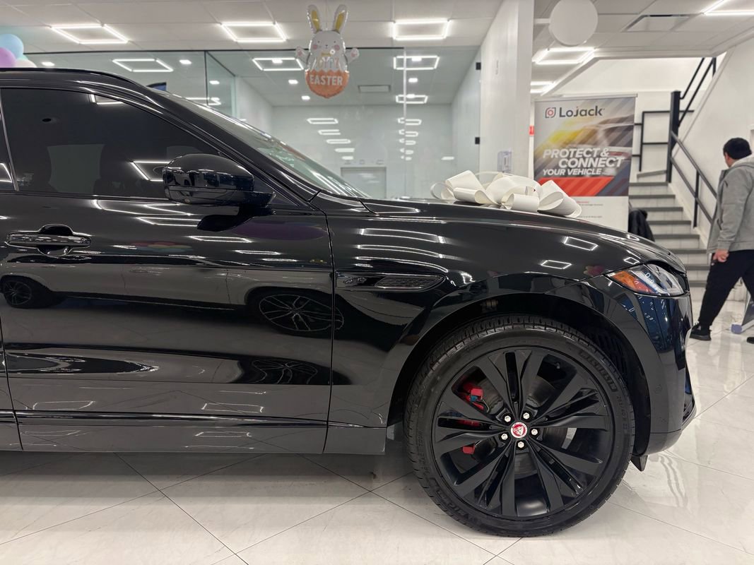 Used 2021 Jaguar F-PACE R-Dynamic S image 9
