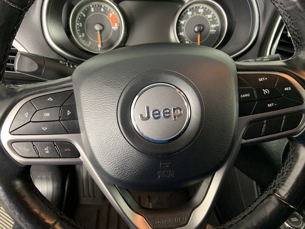 Used 2020 Jeep Cherokee Limited image 32