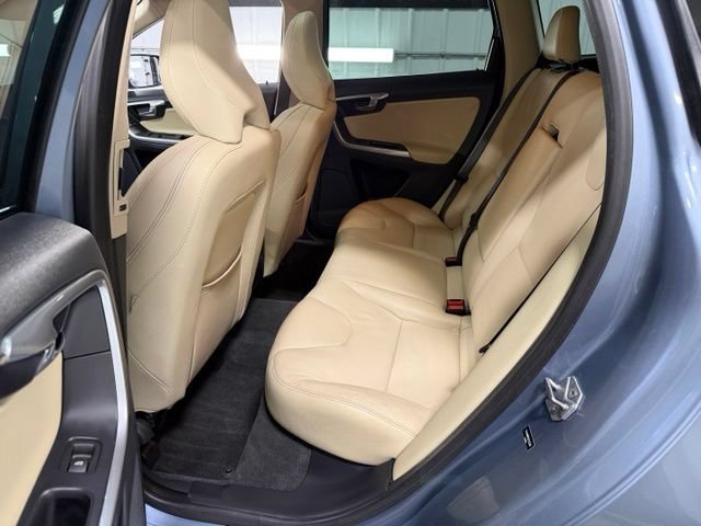 Used 2017 Volvo XC60 T6 Dynamic w/ Preferred Option Package AWD/4WD image 8
