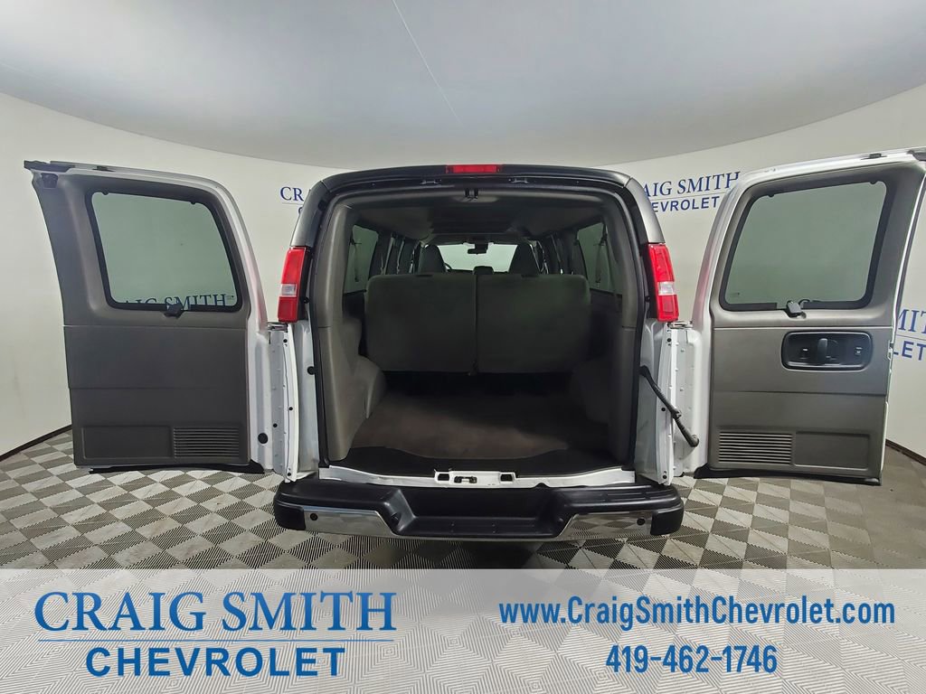 Used 2024 Chevrolet Express 3500 LT w/ LT Preferred Equipment Group image 5