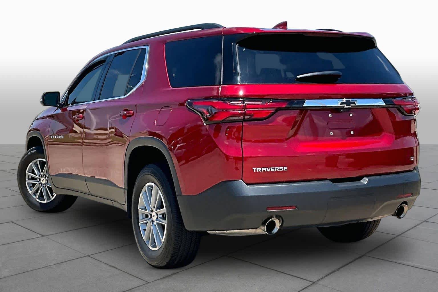 Used 2023 Chevrolet Traverse LT FWD image 11