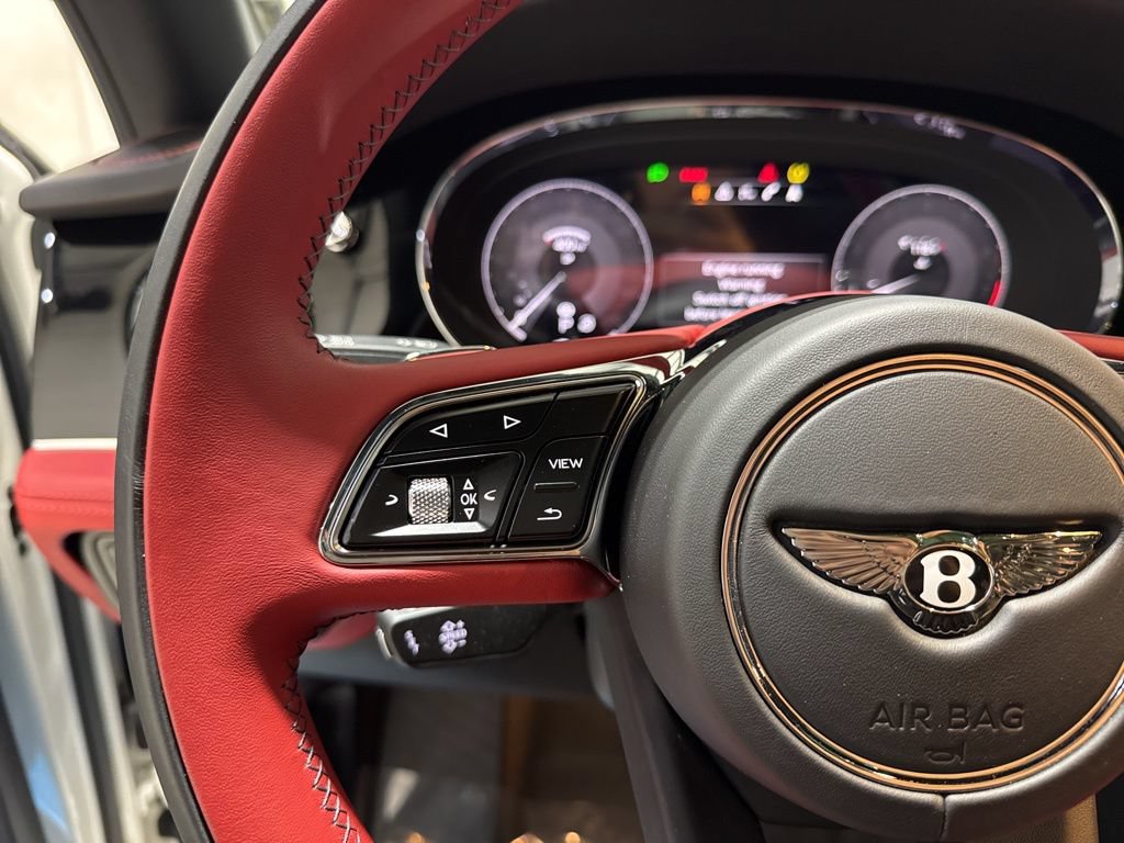 Used 2023 Bentley Bentayga AWD/4WD image 36