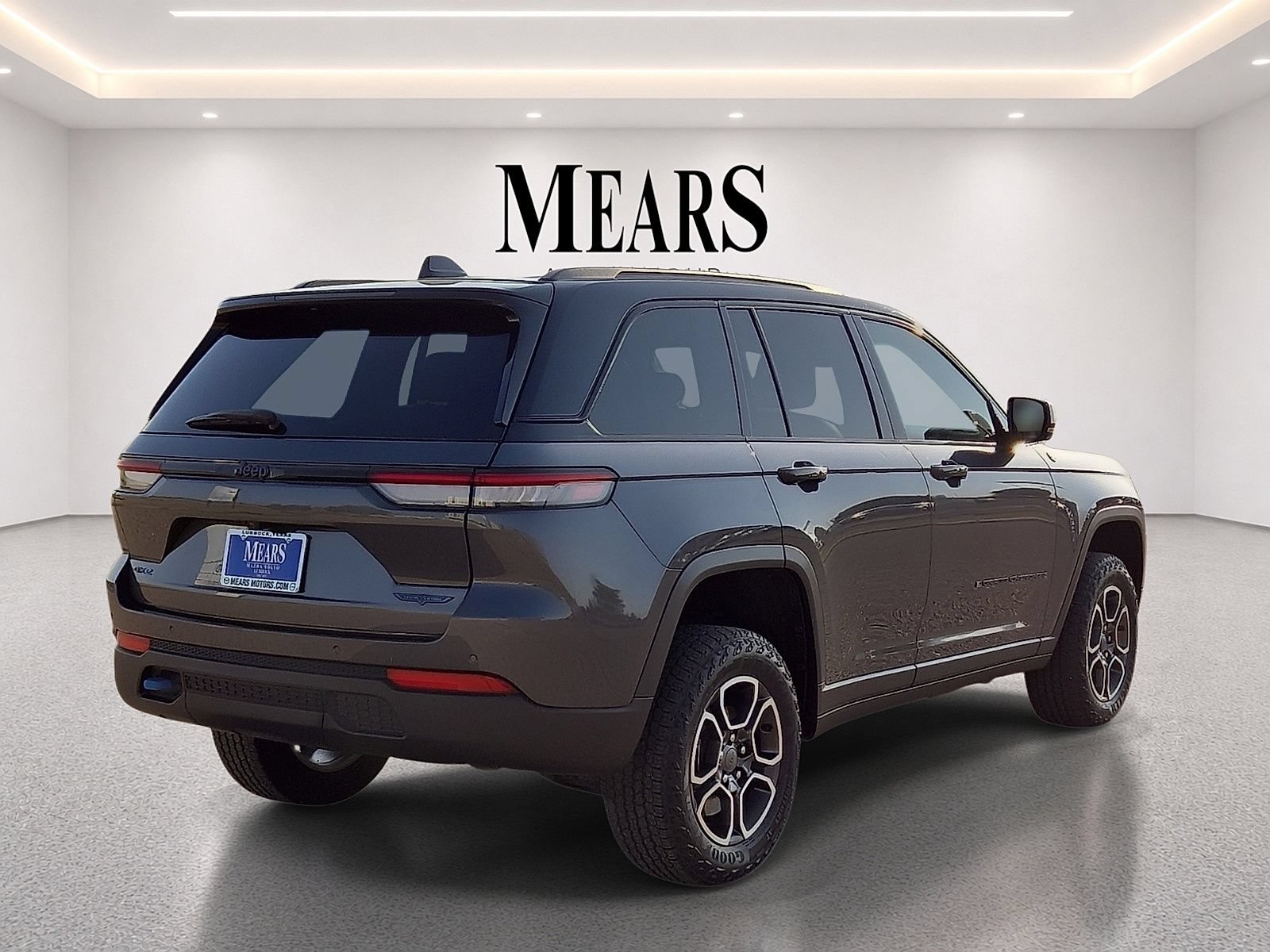 Used 2023 Jeep Grand Cherokee Trailhawk AWD/4WD image 5