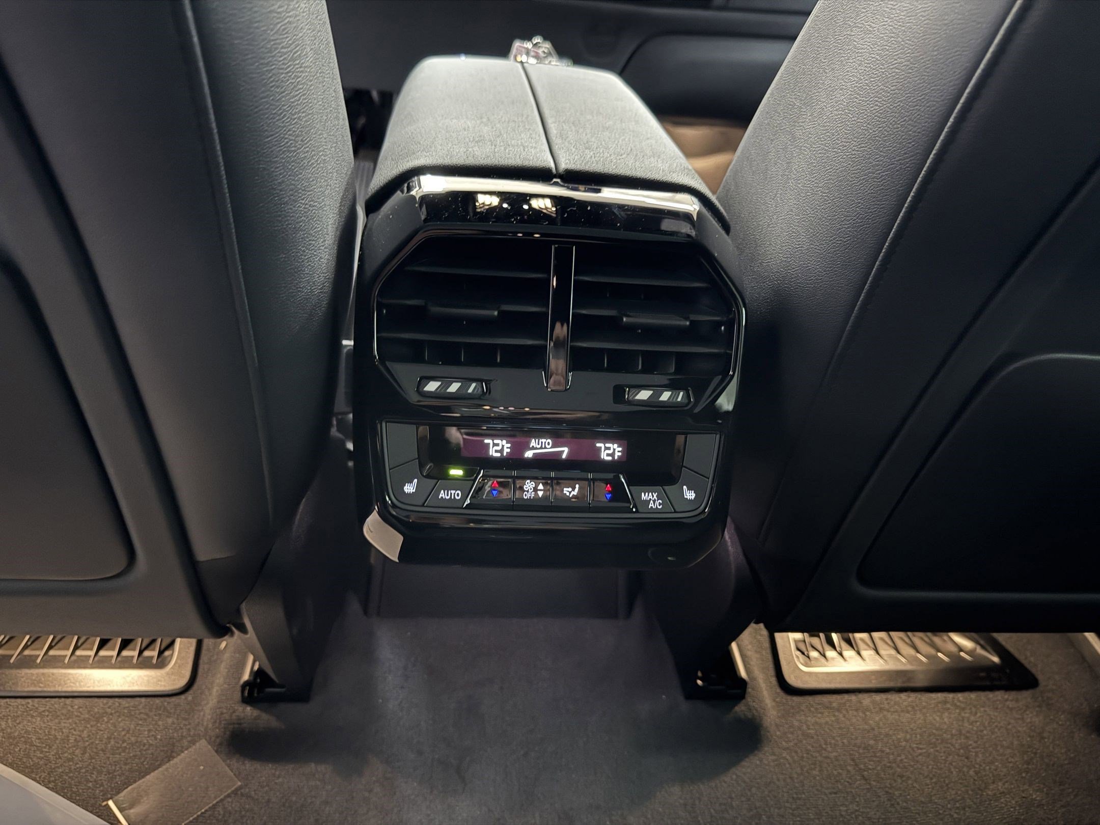 Used 2025 BMW iX M60 image 25