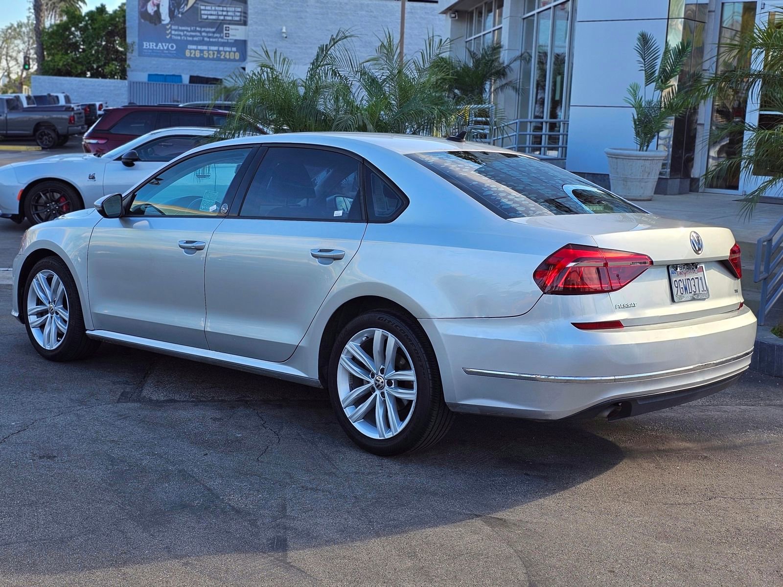 Used 2019 Volkswagen Passat 2.0T Wolfsburg w/ Wheels & Sunroof Package FWD image 5
